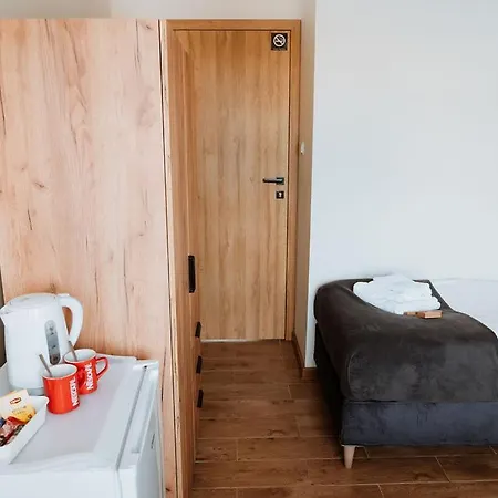 Noclegi Przy Stacji Nowy Dwór Mazowiecki Exterior foto