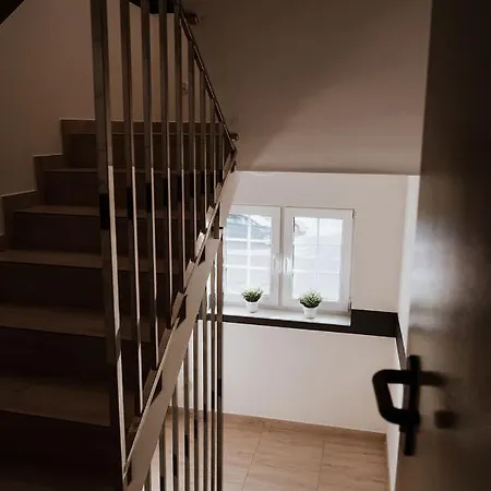 Noclegi Przy Stacji Nowy Dwór Mazowiecki Exterior foto