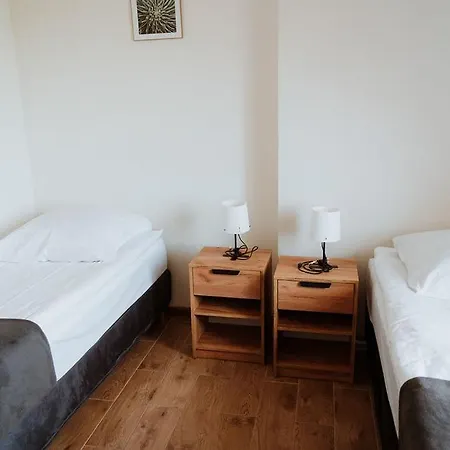 Noclegi Przy Stacji Nowy Dwór Mazowiecki Exterior foto