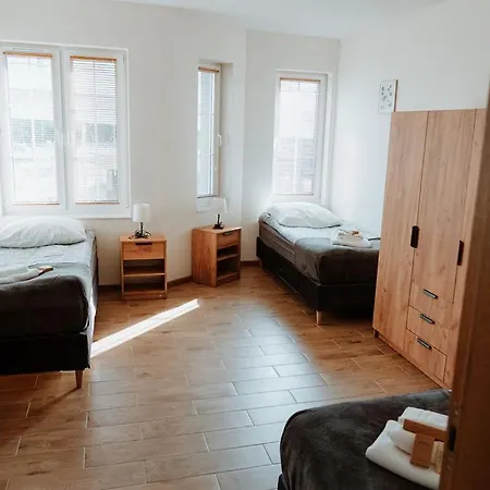 Noclegi Przy Stacji Nowy Dwór Mazowiecki Exterior foto